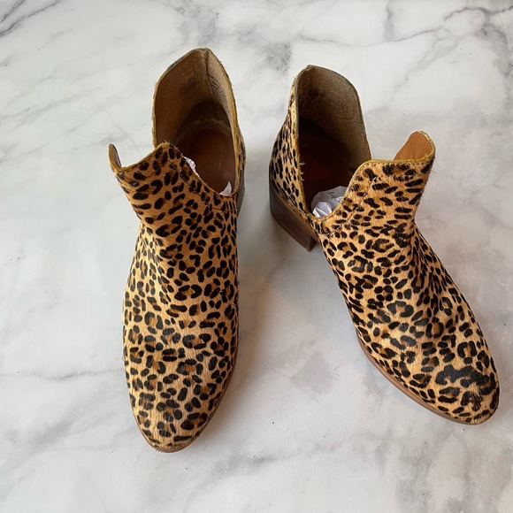 COCONUTS by Matisse Leopard Booties size 7.5 - Picture 2 of 4